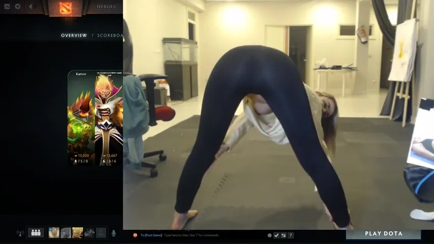 Streamer Bends Over Yoga Pose Boob Flash Upblouse - LeakedOf.org